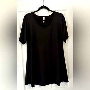 LuLaRoe Perfect Tee (Black) - Size XL